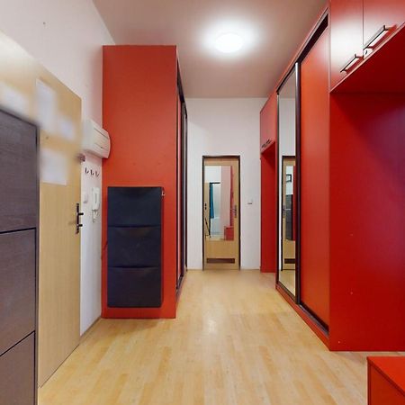 Apartman Topolova 912B Миловице Екстериор снимка
