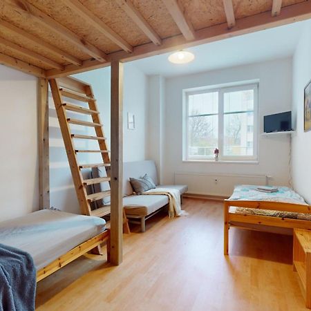 Apartman Topolova 912B Миловице Екстериор снимка